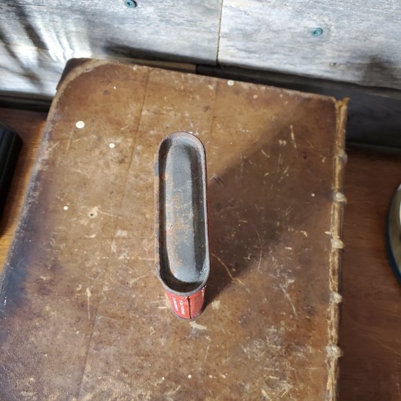 Prince Albert Crimp Cut Tobacco Tin - Mid 20th Century - Picture 2 of 6